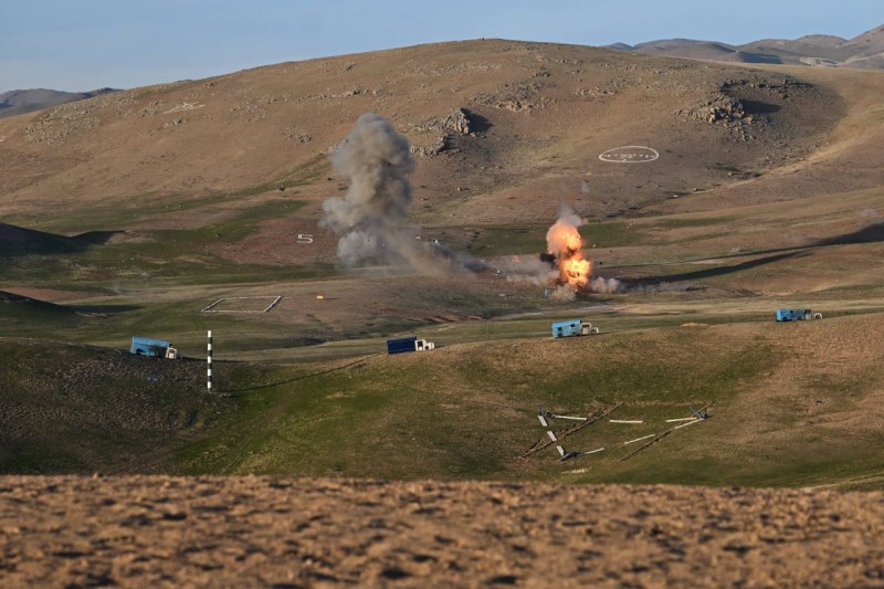 President Mirziyoyev watches military exercises at Special Operations Forces new training ground 6